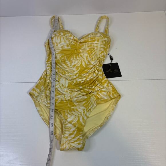 NWT Nip Tuck Butter Yellow One Piece Swimsuit Size 4 W0458 - Picture 4 of 9